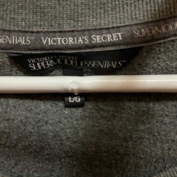 Victoria secret special edition supermodel essentials sweater - Picture 2 of 2